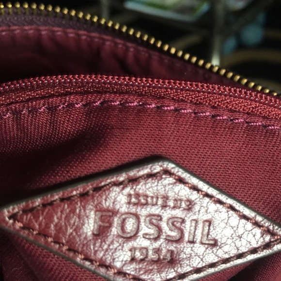 Fossil 1954  Maroon leather crossbody bag - Picture 9 of 14
